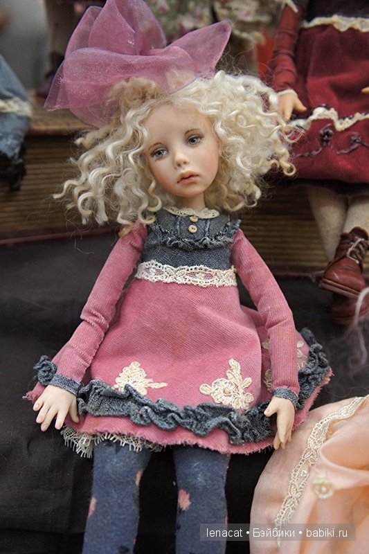 Выставка на Тишинке 5 марта 2016 года.