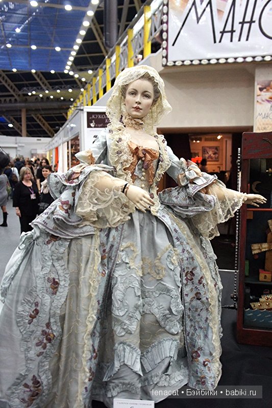 Выставка на Тишинке 5 марта 2016 года.