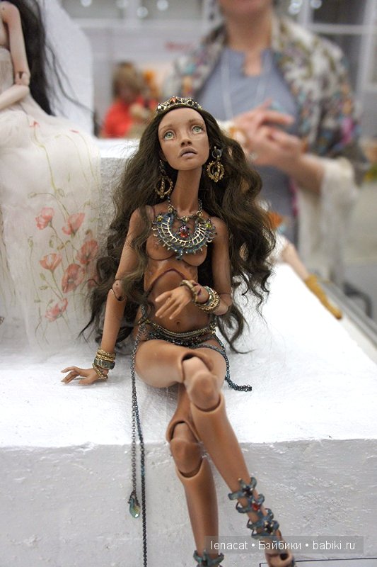 Выставка на Тишинке 5 марта 2016 года.