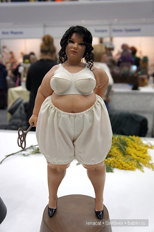 Выставка на Тишинке 5 марта 2016 года.