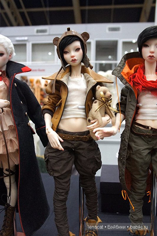 Выставка на Тишинке 5 марта 2016 года.