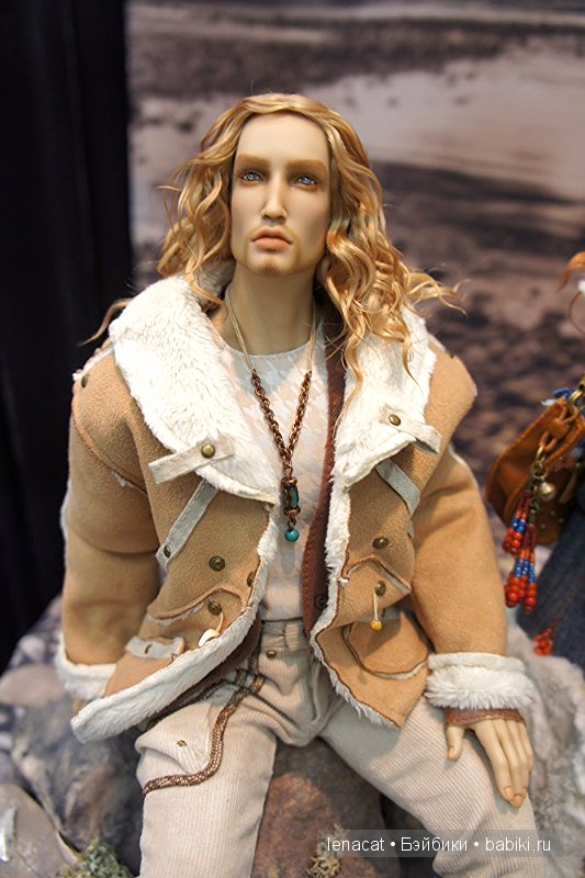 Выставка на Тишинке 5 марта 2016 года.