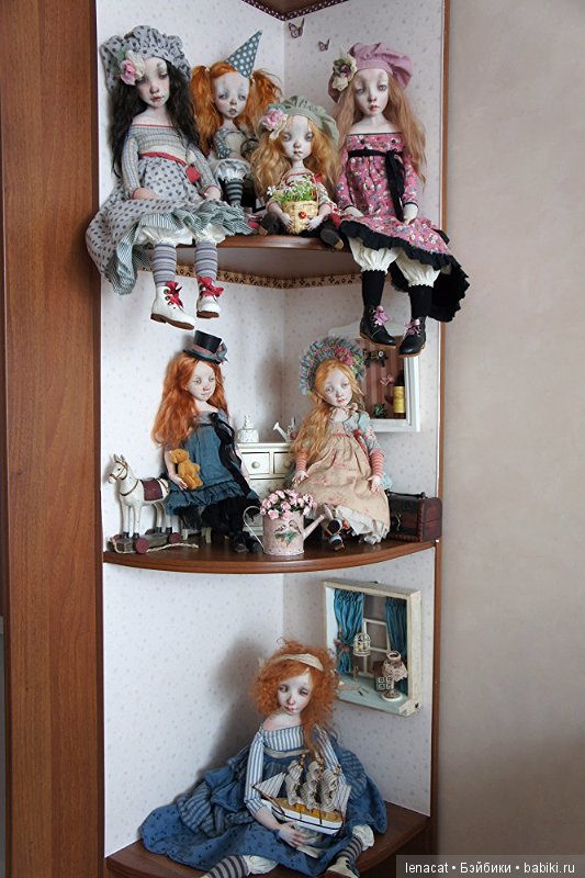 Как живут мои куклы. Репортаж с полок (фото 7)