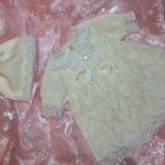 Вязаный комплект для маленькой куколки-принцессы