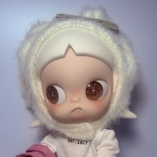 Zsiga от Pop mart. Пряничный человечек