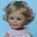 Фарфоровая кнопочка позирует на открытку! Габриела Мюллер для Мастерпис