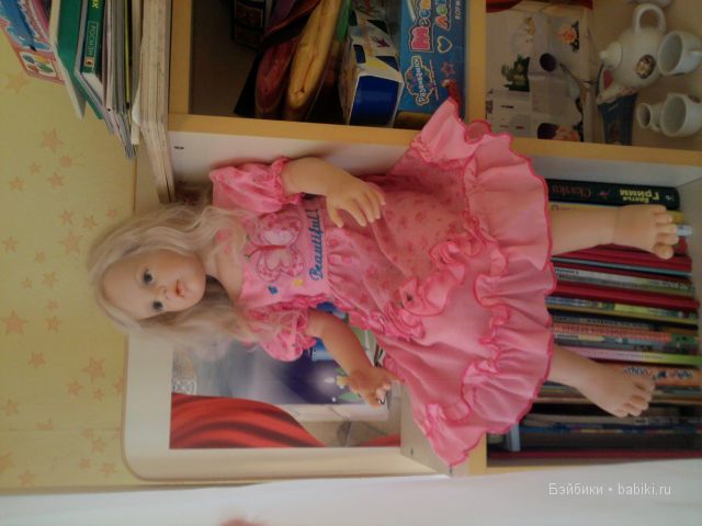 У этой очень милое лицо