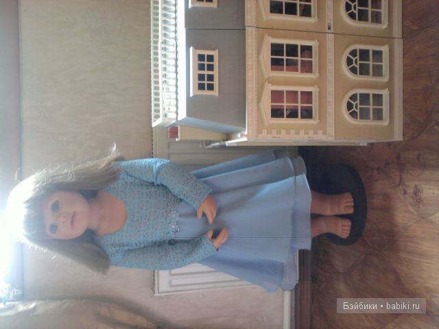 А эта девочка выше моей дочки (дочке 2 с половиной года)