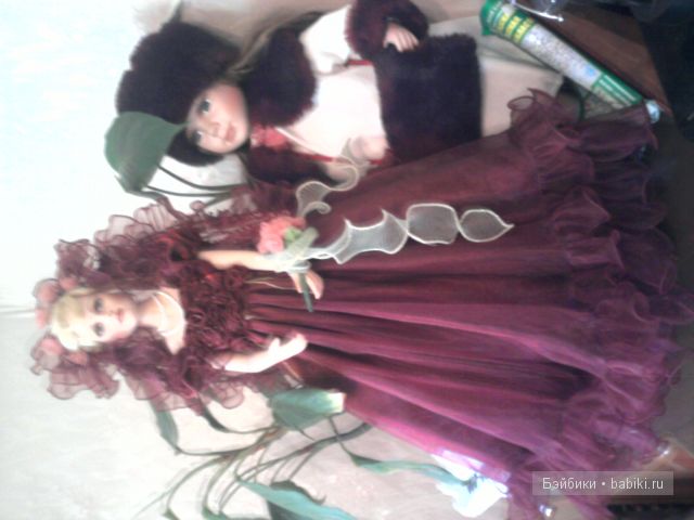 А эта девушка похожа на меня