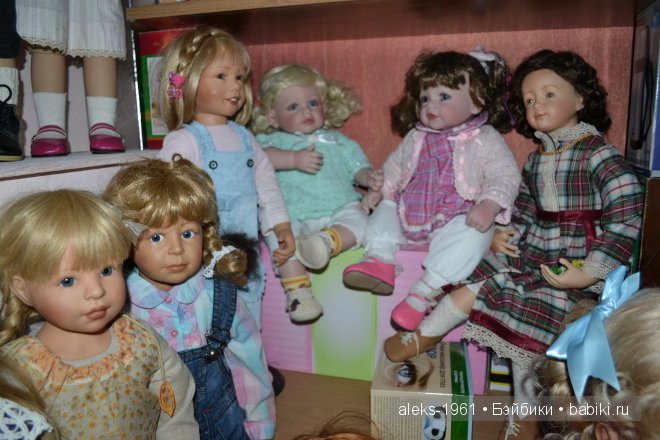 Под ними были Линдеры(переехали)пока Адорки и Плюшка живут