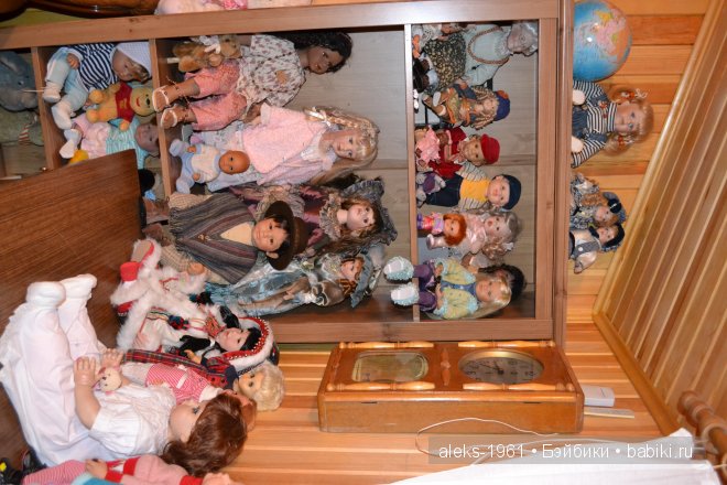 В спальне в углу