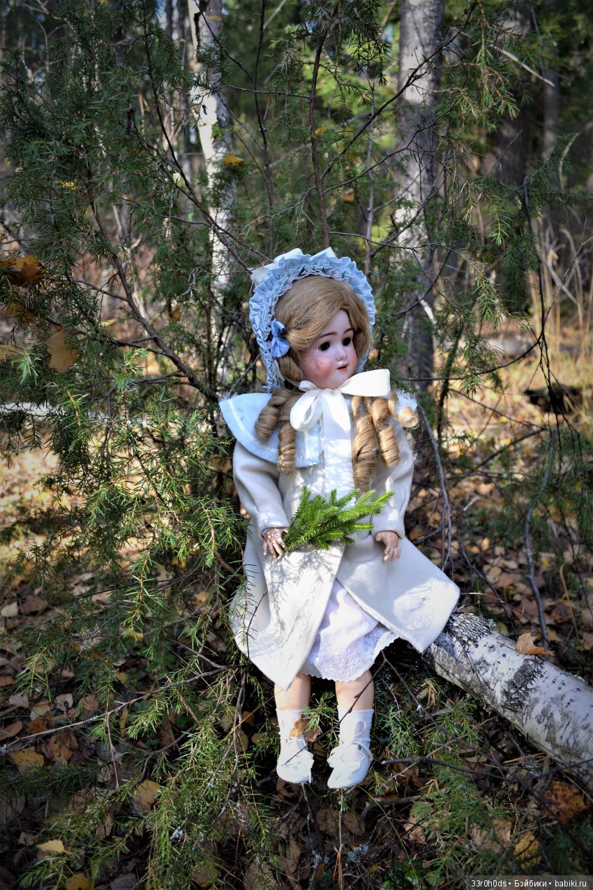 Октябрь уж наступил. Как Алина гуляла по осеннему лесу