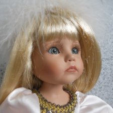 Лапуля  "Now many frogs...Must i kiss"("Нынче много лягушек..Должна ли я их целовать?").