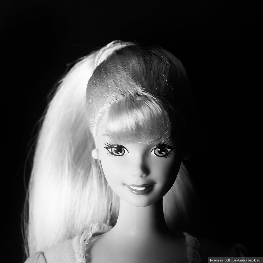 Взгляд из темноты. Небольшой фотопроект