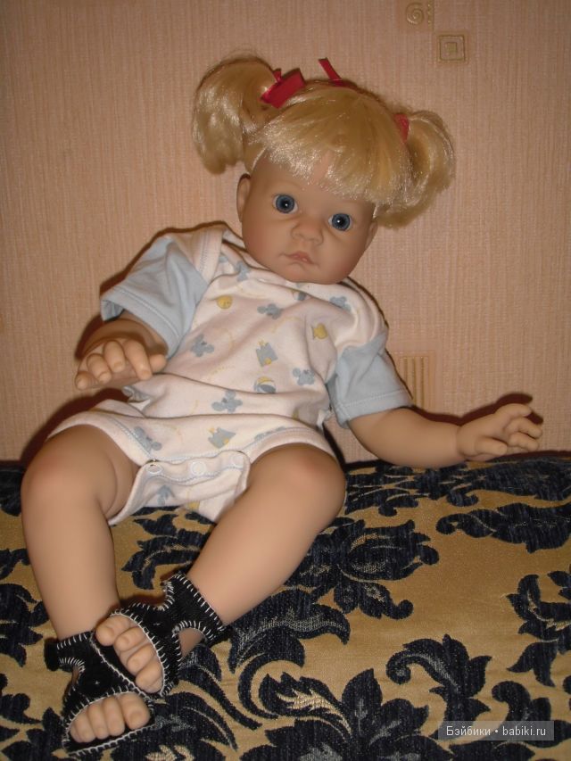 Анечка дома