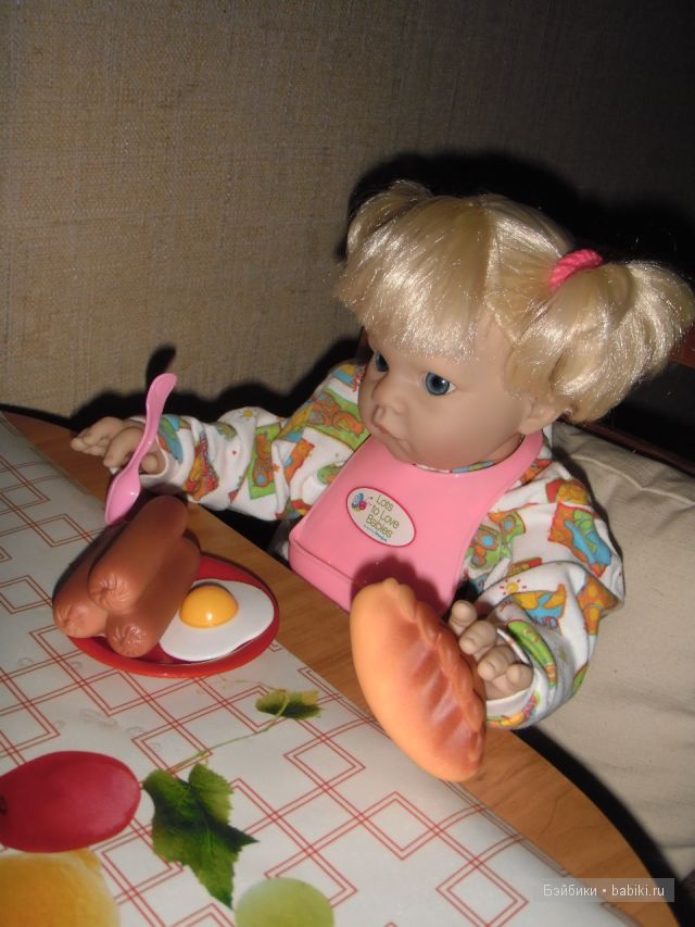 У Анюты дел немало,у Анюты много дел