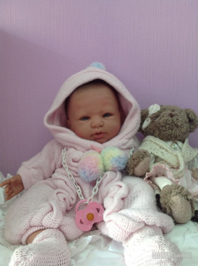 а о ней лишь известно,что она из Испании