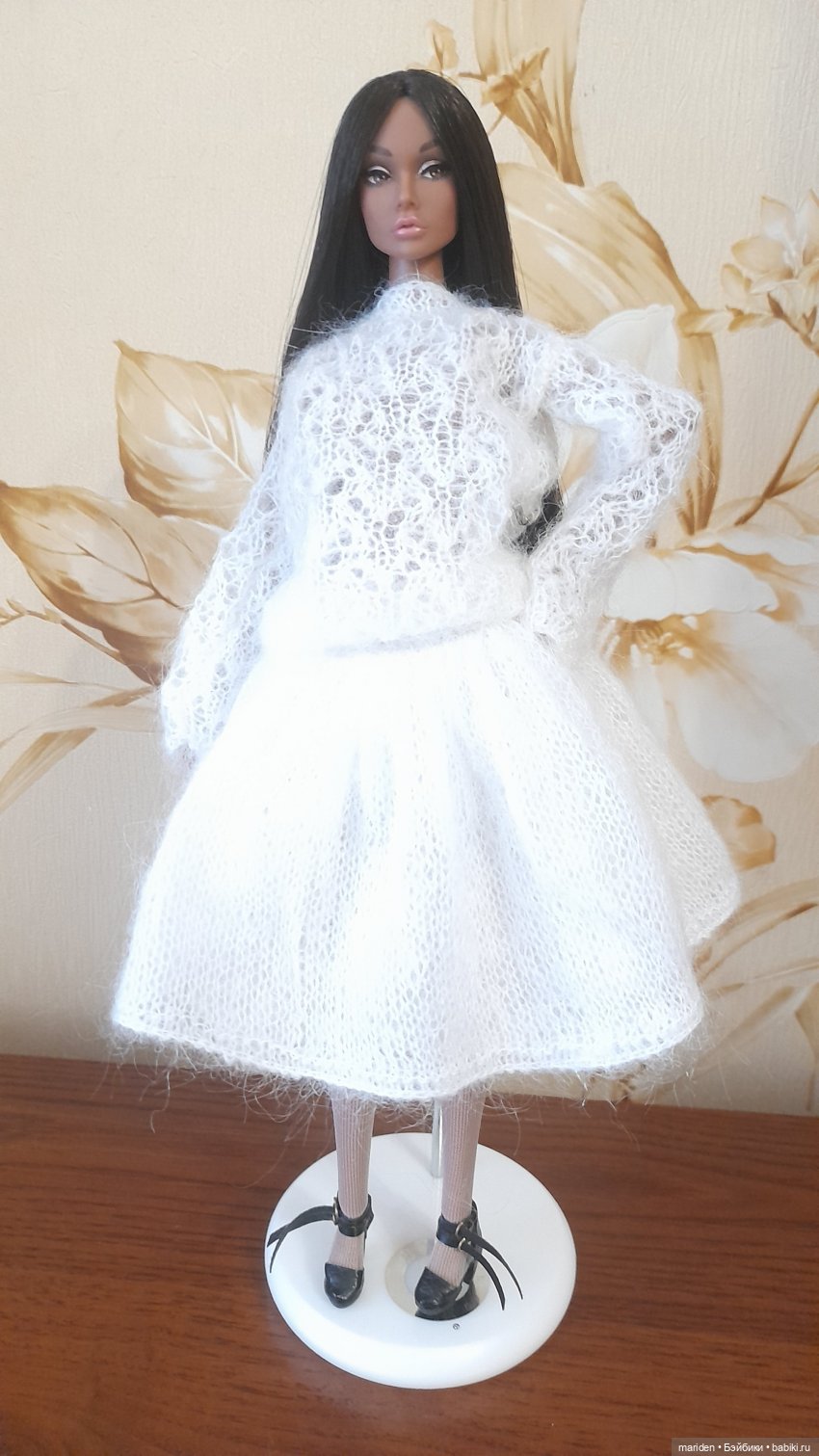 Свитер и пышная юбка