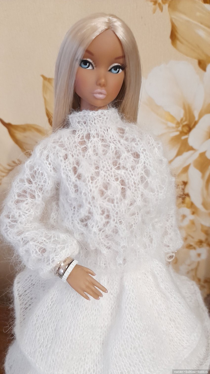 Свитер и юбка из кид-мохера.