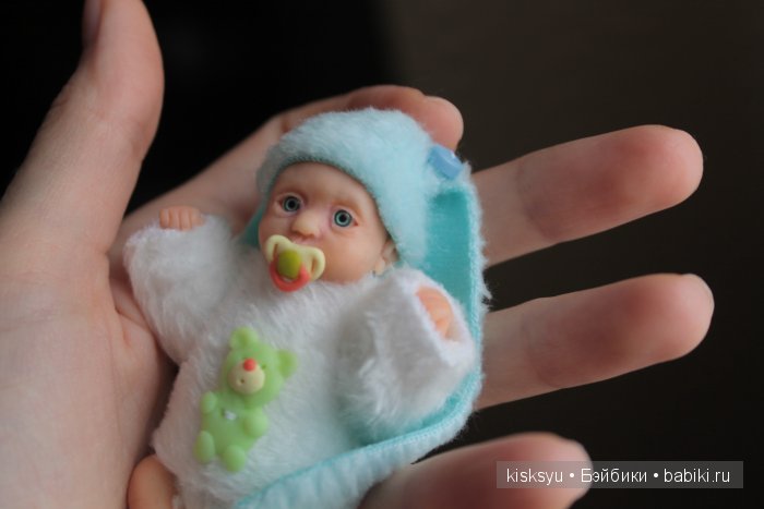 Зеленоглазый мальчик. Ооак кукла ручной работы из полимерной глины (фото 5)