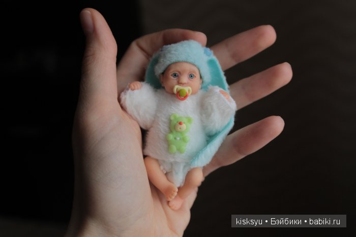 Зеленоглазый мальчик. Ооак кукла ручной работы из полимерной глины (фото 4)