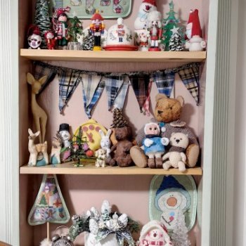 Полка -витрина.Новогодняя