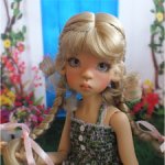 Баварская фройляйн Лайла или украинская доярочка Леся от Kaye Wiggs?