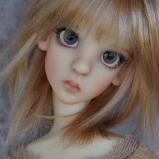 Преордер на Thistle fair human от Kaye Wiggs