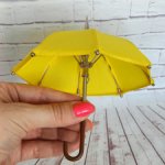 Складные мини зонтики формата 1/12 для кукол - красный, желтый и прозрачный