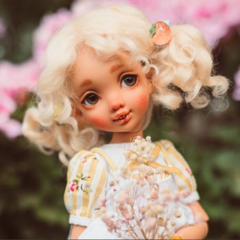 Преордер на новенькую улыбашку Crys (35 см) от Irrealdoll