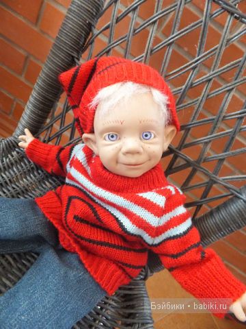 Гномик в красном