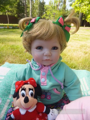 Рита с игрушкой