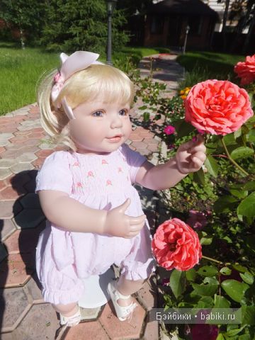 Ангелика и розы 1