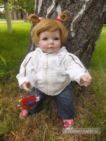 Рита у дерева