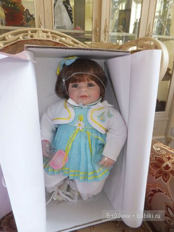 Адорка в коробке