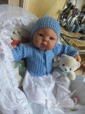 А цвет небес так девочкам к лицу