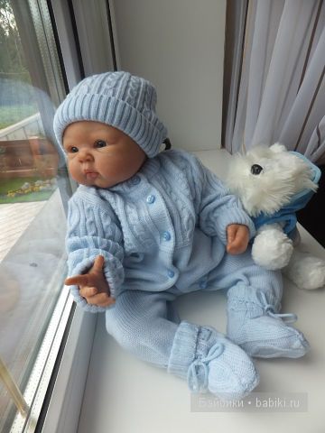 Снежок спрятался