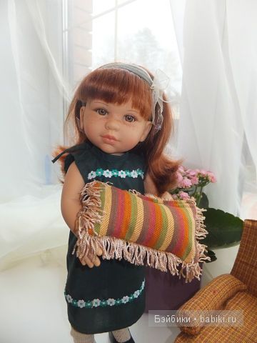 Андреа с подушкой