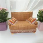 Диванчик для кукол. Небольшой мастер класс