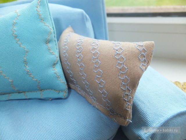 Голубой диванчик 5