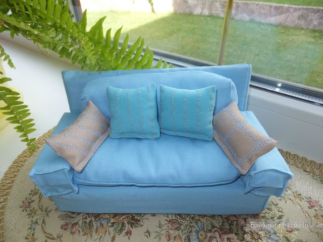 Голубой диванчик 2