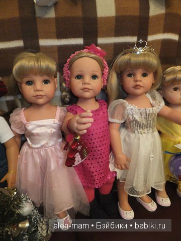 Трио блондинок