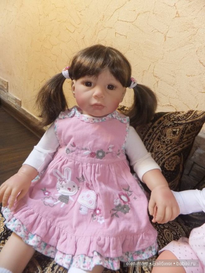 глядя на меня