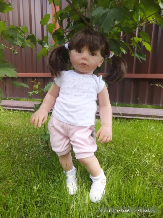 грустная Лара