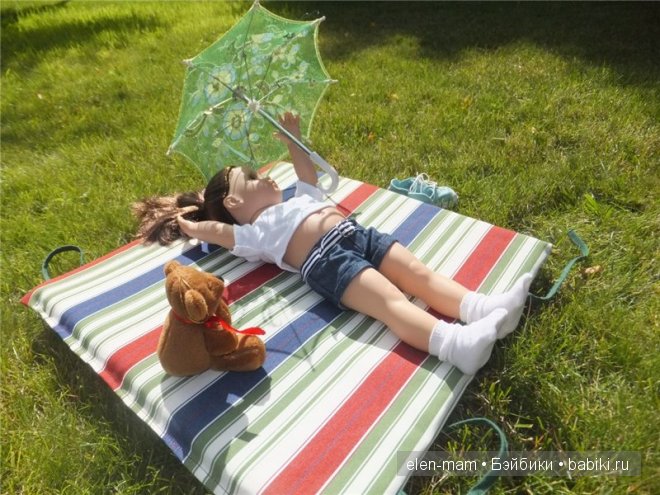 на матрасике