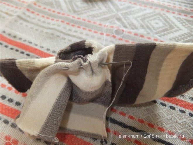 пришиваем рукав к разрезу