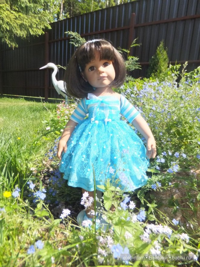 горка, сзади цапля