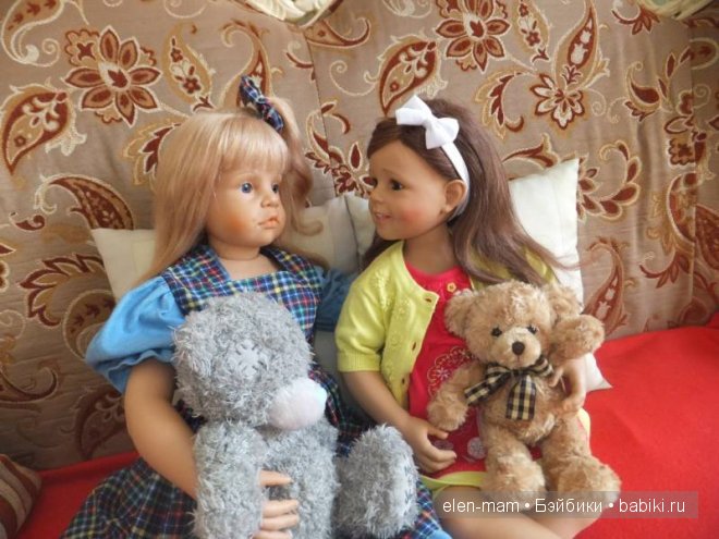 Аннушка и Еёлька разговаривают