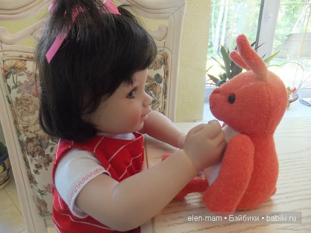 Алька с зайчиком