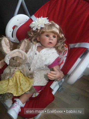 Ивочка на качелях